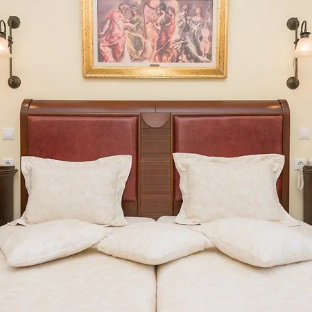 Enavlion Hotell 4*
