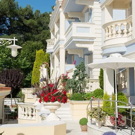 Ξενοδοχείο Enavlion 4*