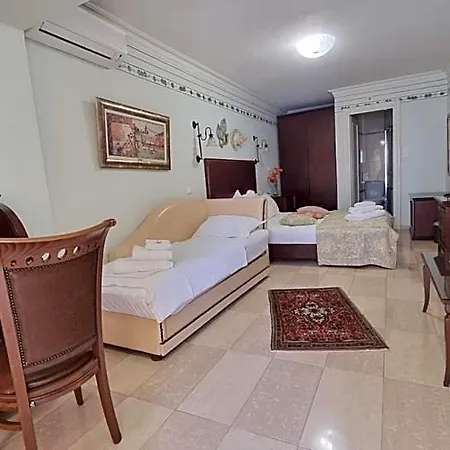 Hotel Enavlion 4*