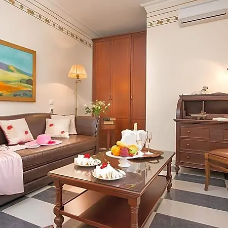 Hotel Enavlion