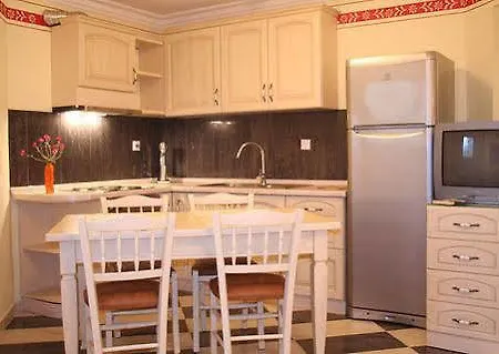 Enavlion 4* כריסי אמודיה